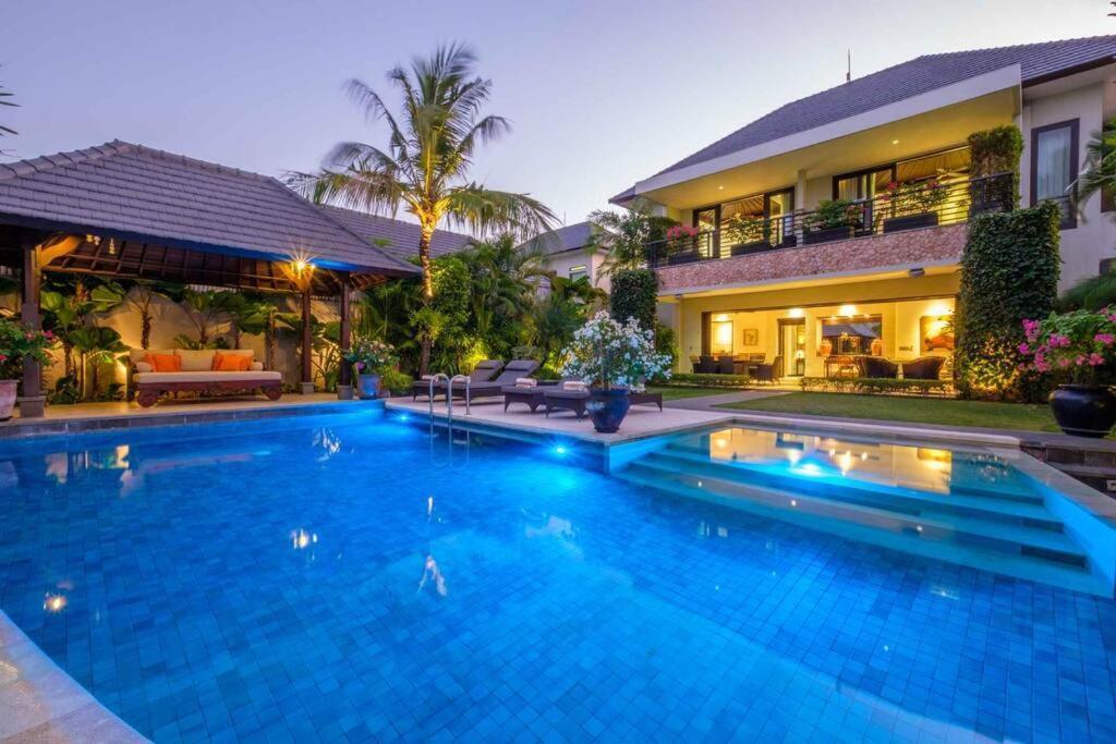 Kejora Beachfront Estate Sanur -Stunning Villa Eleven Exterior foto